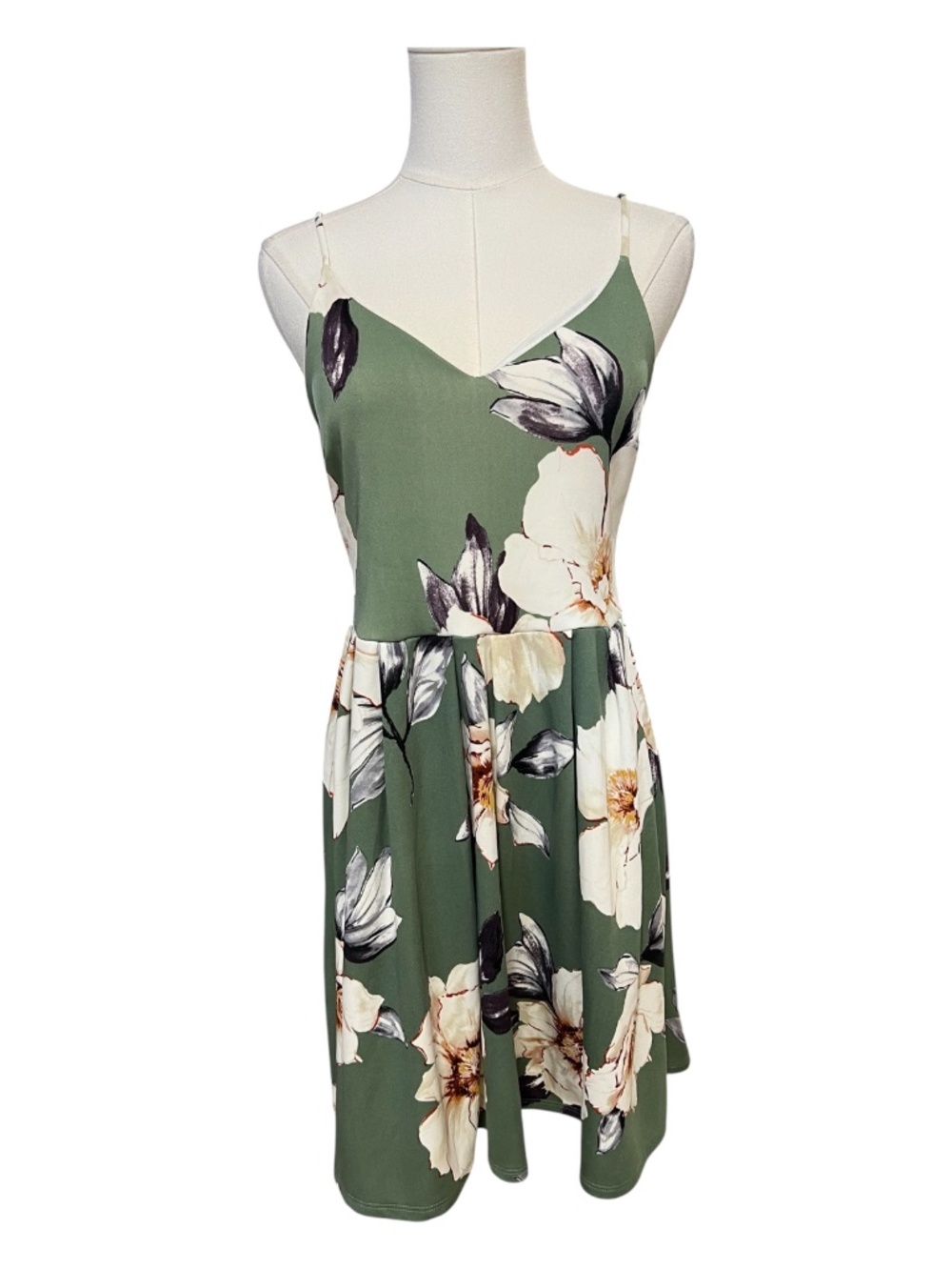 EUC Soprano Floral Spaghetti Strap Fit & Flare Dress | Size Medium